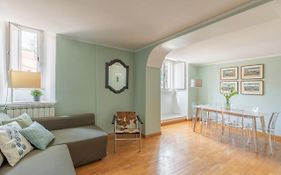 Iflat Colosseum Wide Apartment